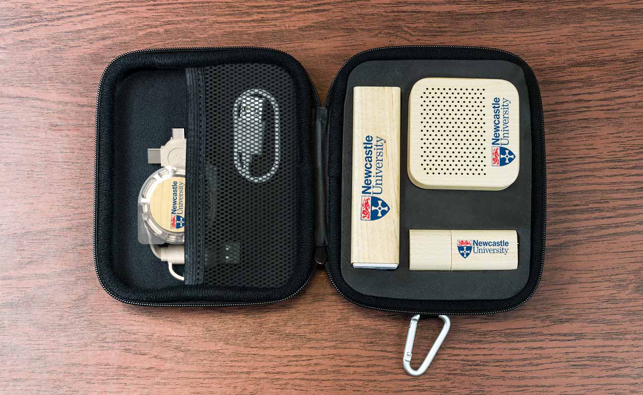 Maple L - Packs de merchandising Promocionales con su Logo gallery thumbnail