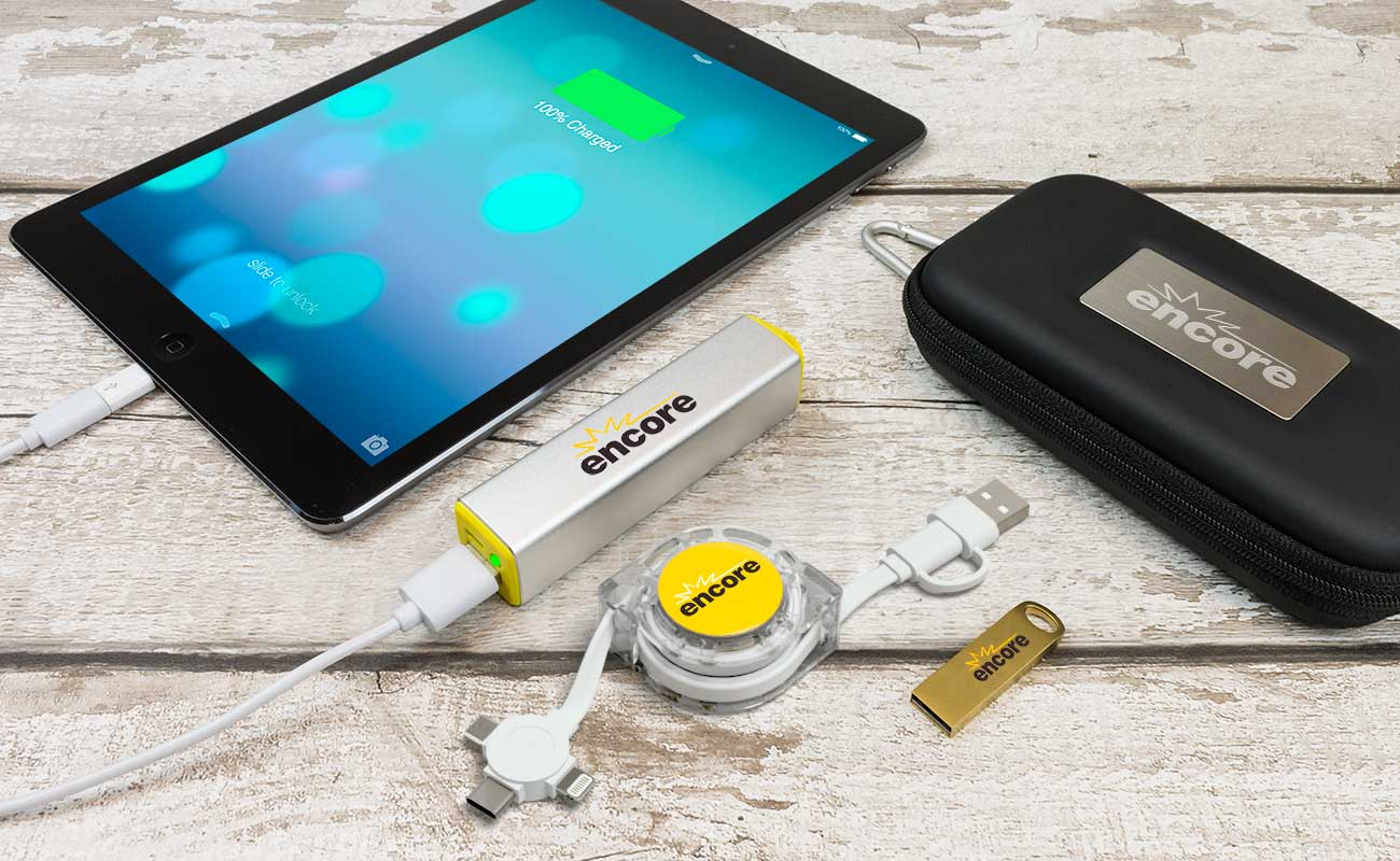 Metal M - Packs de merchandising Promocionales con su Logo gallery thumbnail