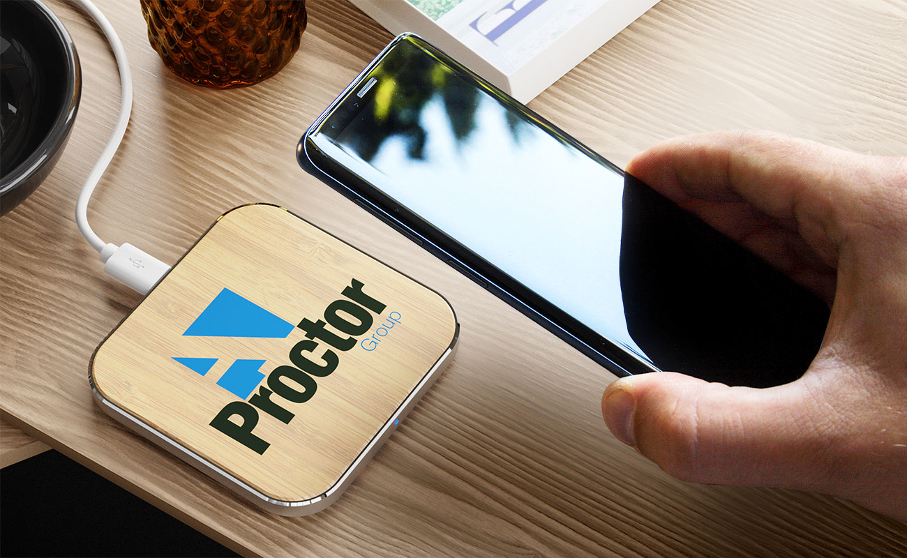 Savanna - Cargador inalámbrico de bambú con logo gallery thumbnail