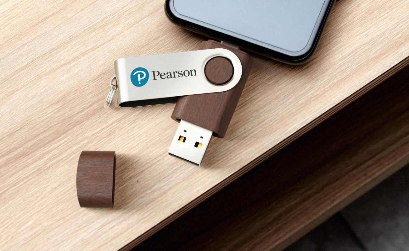 Twister Go Wood - Pendrive Personalizado con USB-C gallery thumbnail