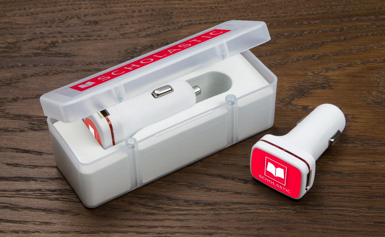 Vista - Cargadores de Coche USB Personalizados con Logo gallery thumbnail